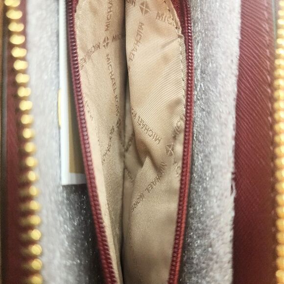 Michael Kors Mulberry Leather Jet Set Travel Wallet - Picture 7 of 7